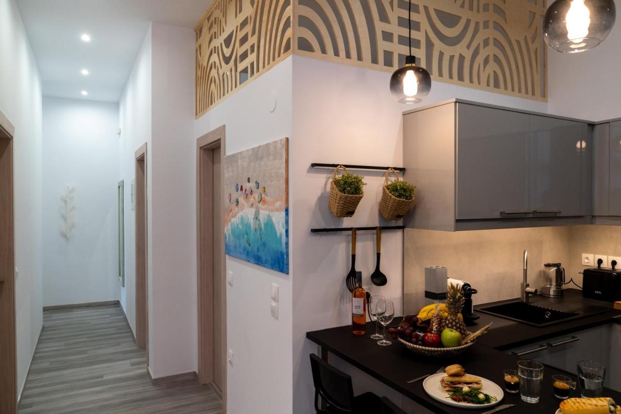 Central Suites Aegina 2 Buitenkant foto