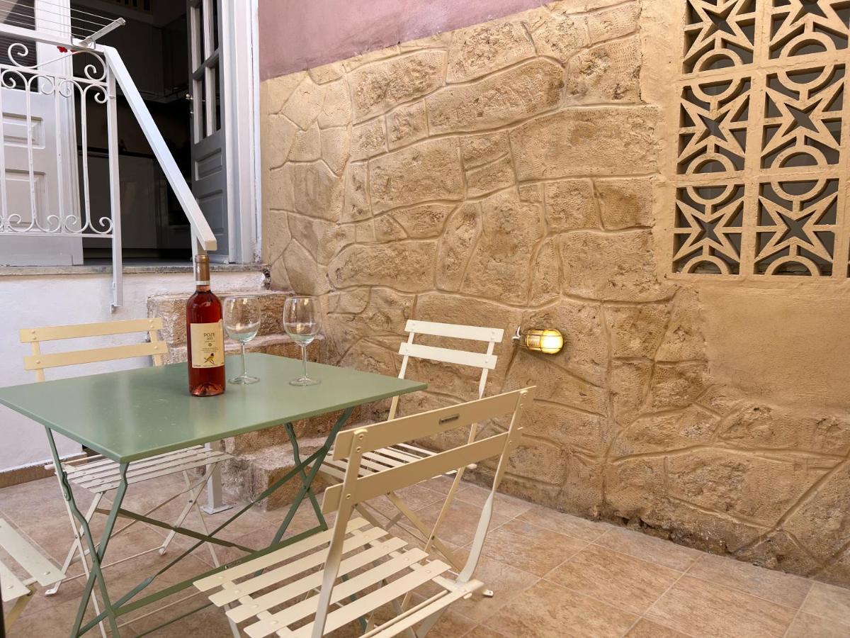 Central Suites Aegina 2 Buitenkant foto