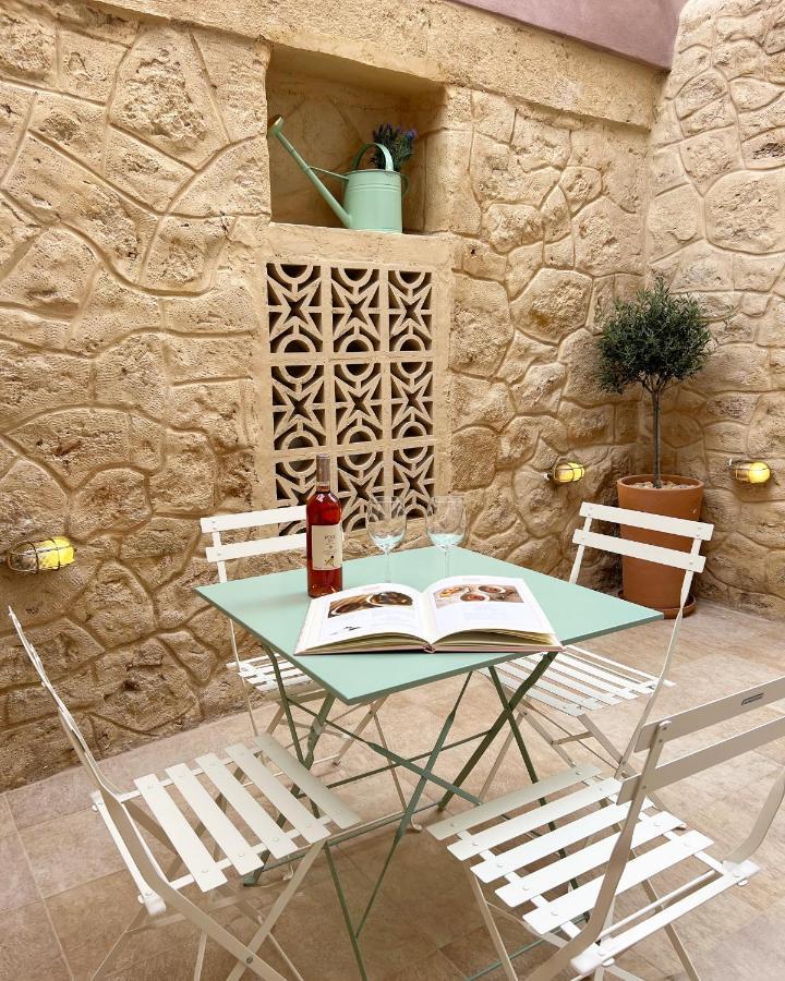 Central Suites Aegina 2 Buitenkant foto