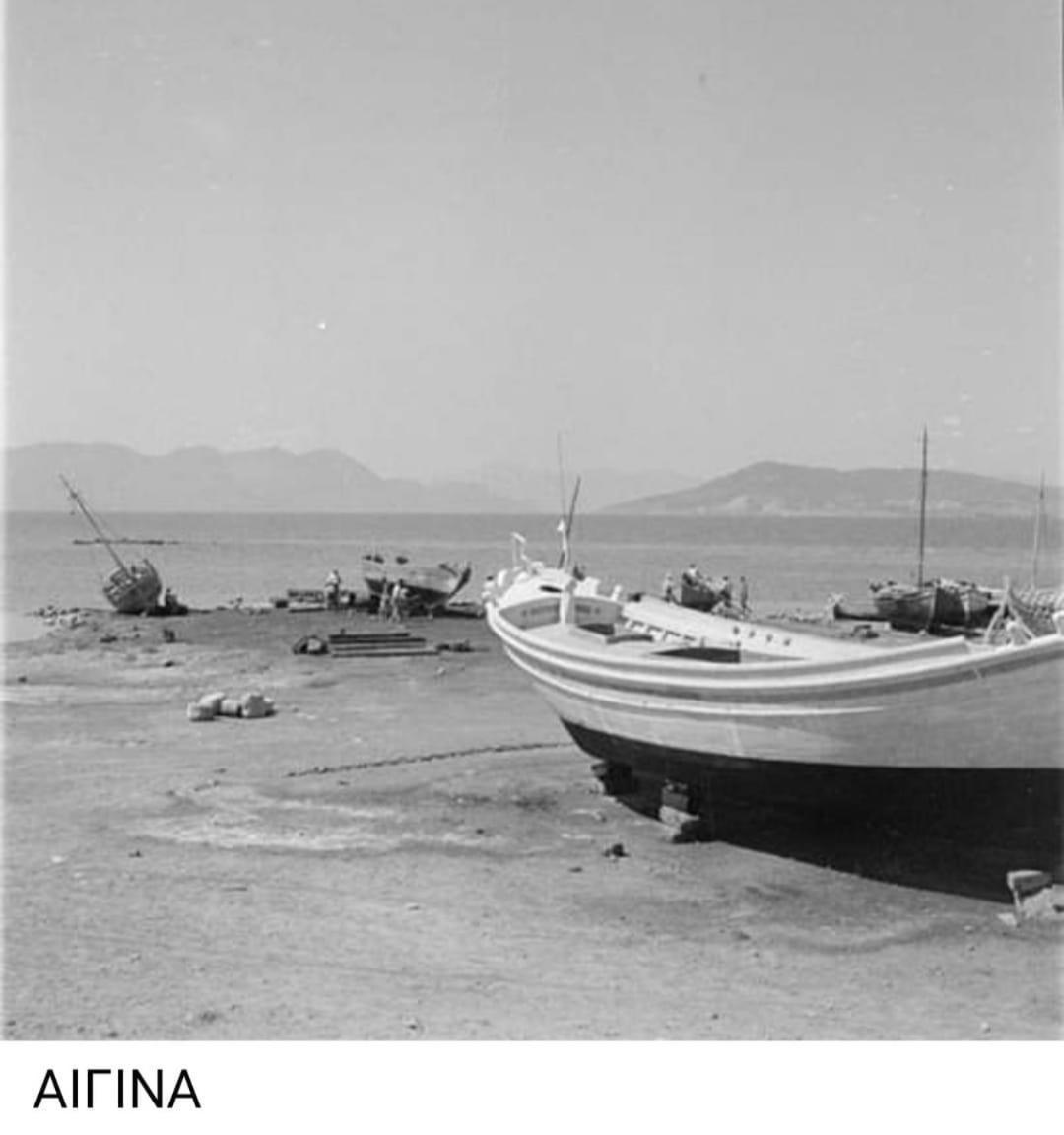 Central Suites Aegina 2 Buitenkant foto